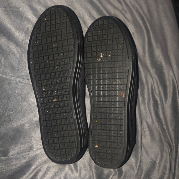 shoes - Picture 2 of 2